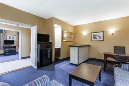 Ramada by Wyndham Newburgh/West Point - image 10