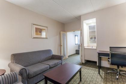 Ramada by Wyndham Newburgh/West Point - image 19