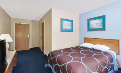 Super 8 by Wyndham Newburgh/West Point Stewart Intl Airport - image 16