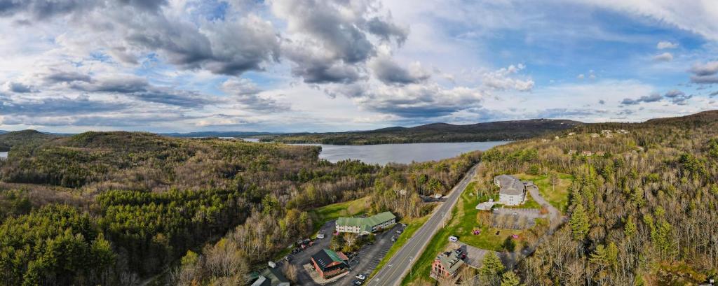 Sunapee Lake Lodge - image 4