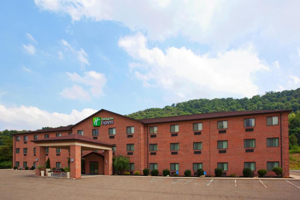 Holiday Inn Express - Newell-Chester WV an IHG Hotel - main image