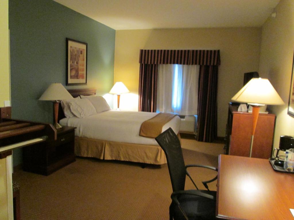 Holiday Inn Express - Newell-Chester WV an IHG Hotel - image 3