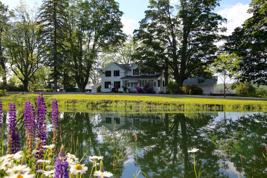 Enfield Manor Bed&Breakfast and Vacation Rental - main image