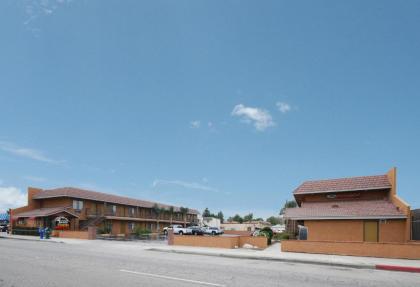 Santa Clarita Motel - image 8