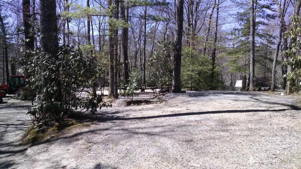 Linville Falls Campground RV Park and Cabins - main image