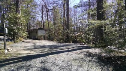 Linville Falls Campground RV Park and Cabins - image 6