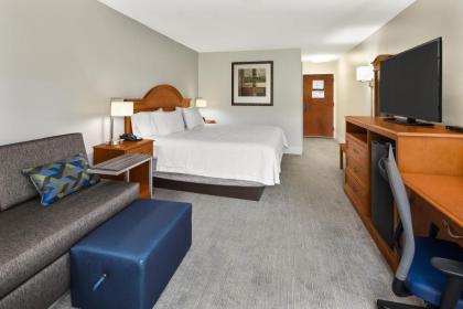 Hampton Inn Atlanta-Newnan - image 11