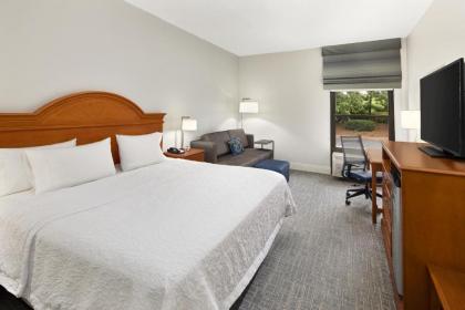 Hampton Inn Atlanta-Newnan - image 9