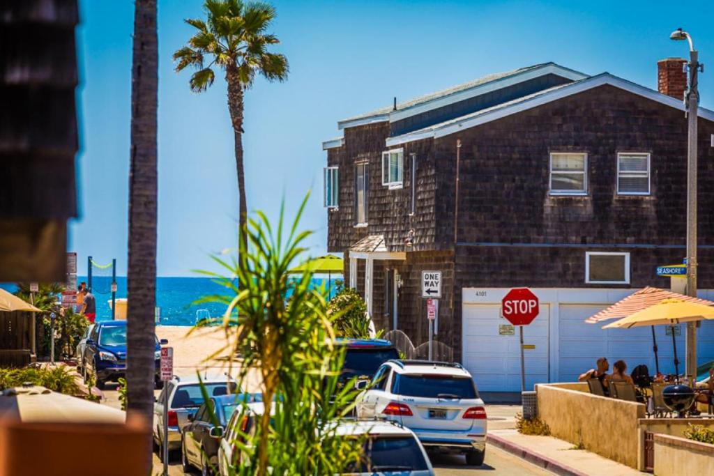 NB-126A - Stunning Home Steps To Beach - main image