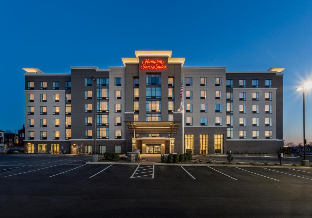 Hampton Inn & Suites Newport/Cincinnati KY - main image