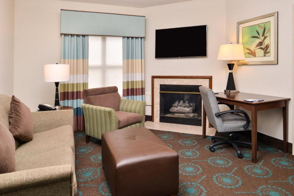 Hampton Inn & Suites Newport News-Airport - Oyster Point Area - image 6