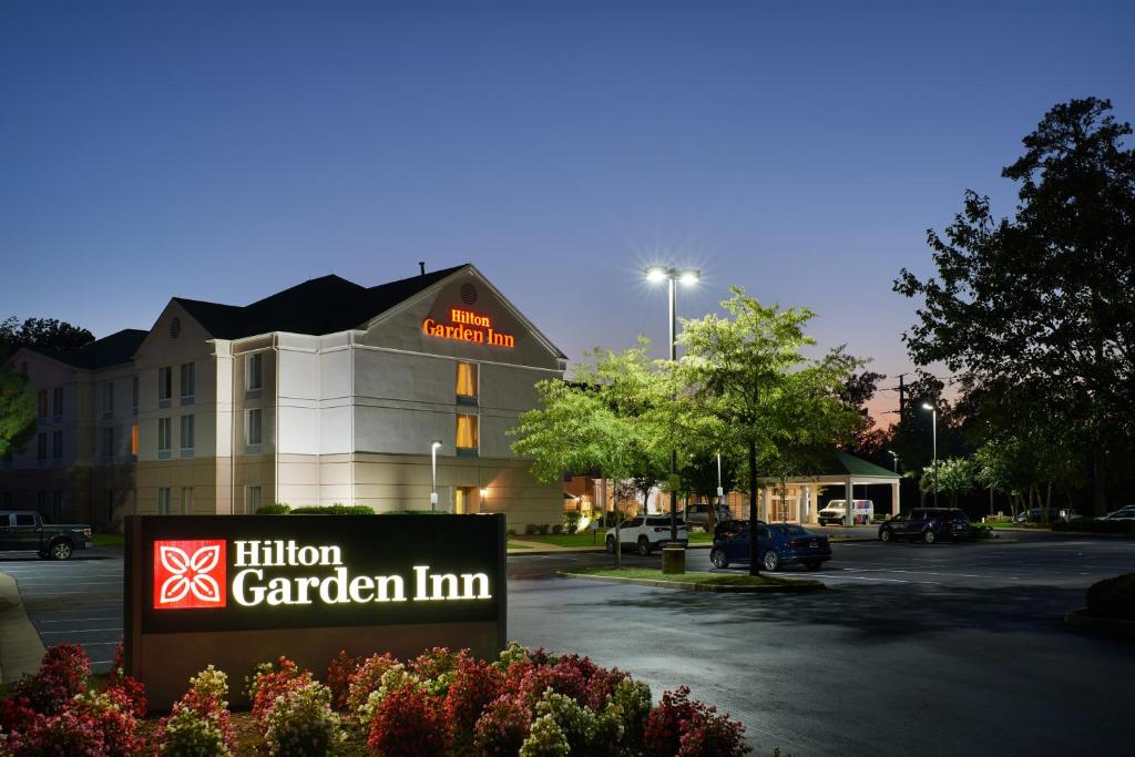 Hilton Garden Inn Newport News - main image