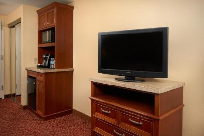 Hilton Garden Inn Newport News - image 12