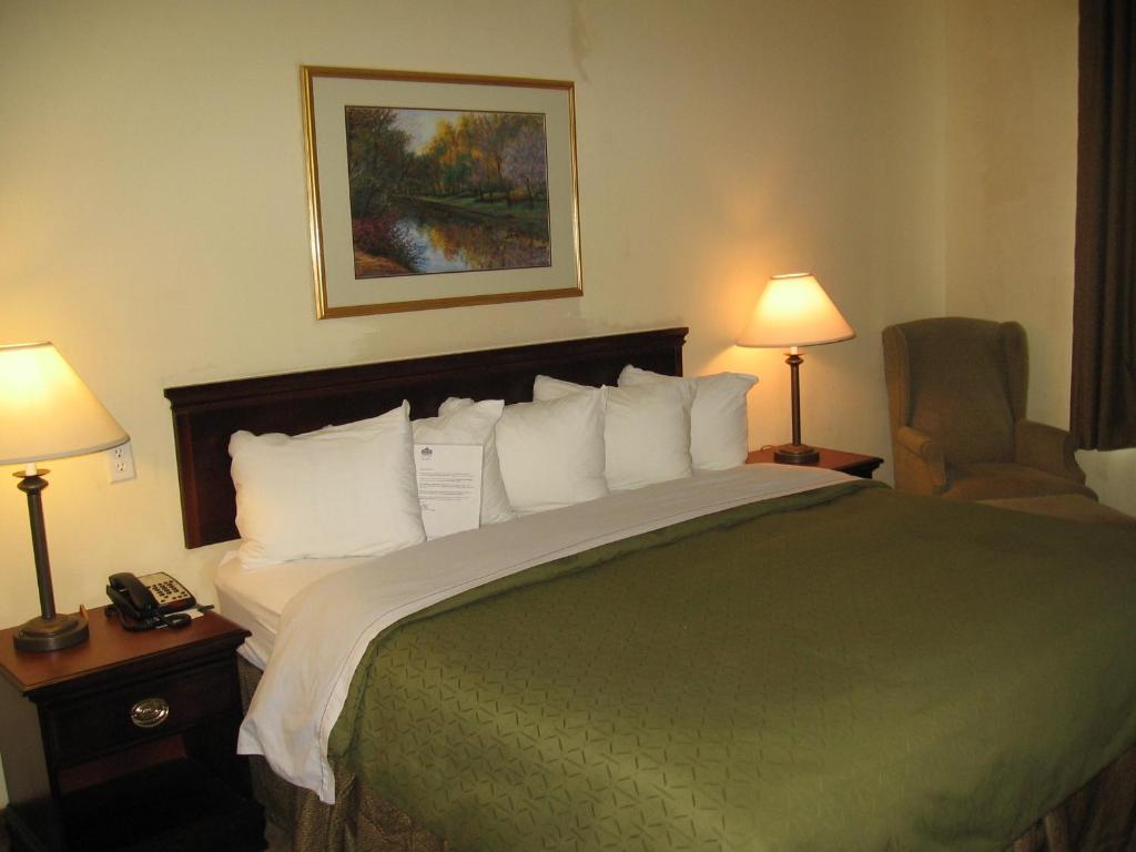 Country Inn & Suites by Radisson Newport News South VA - image 2