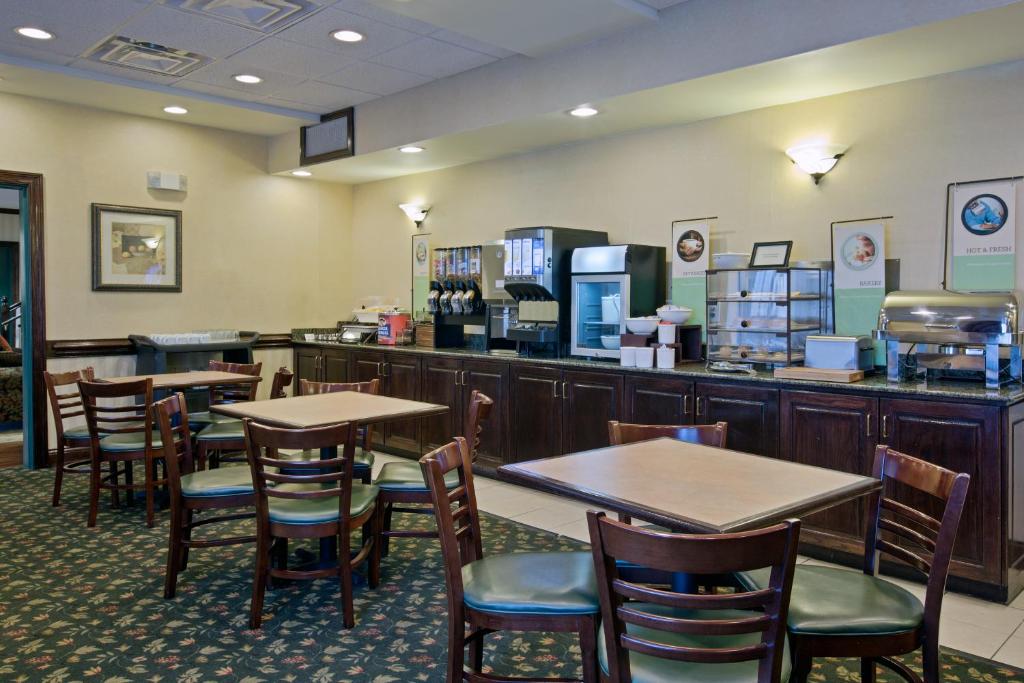 Country Inn & Suites by Radisson Newport News South VA - image 5