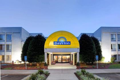 Days Inn by Wyndham Newport News City Center Oyster Point - image 10