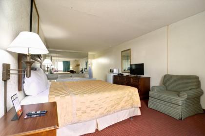 Key West Inn - Newport News - image 13