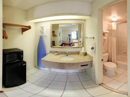 Key West Inn - Newport News - image 5