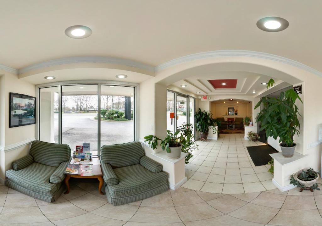 Key West Inn - Newport News - image 7