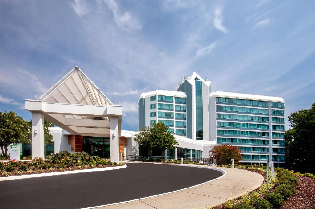 Holiday Inn Newport News - Hampton an IHG Hotel - main image