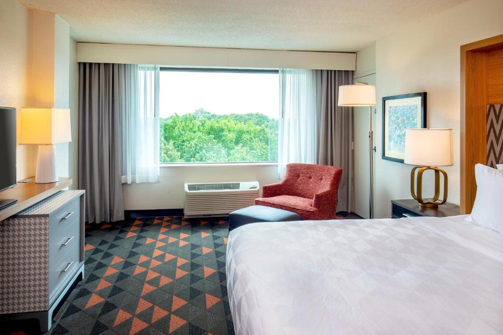 Holiday Inn Newport News - Hampton an IHG Hotel - image 7