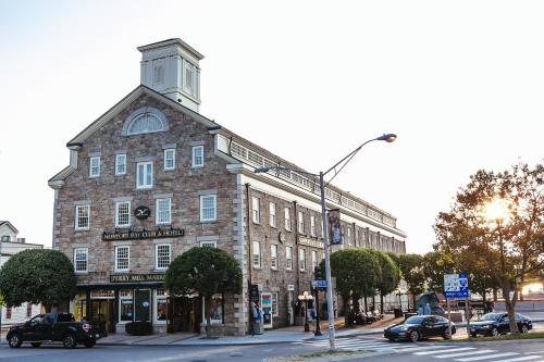 Newport Bay Club and Hotel - main image