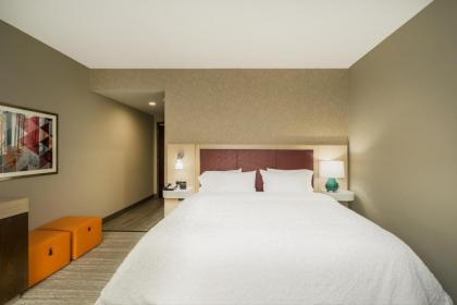 Hampton Inn Newport - image 8