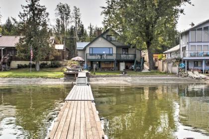 House with Dock on Diamond Lake 38 Miles to Spokane