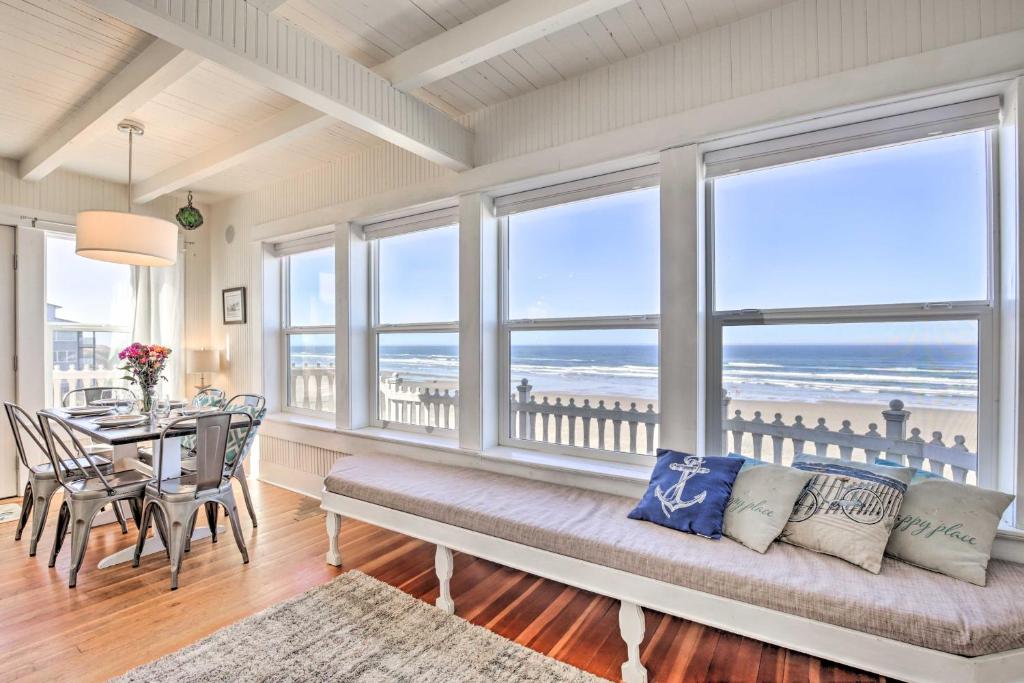 Beachfront Newport Cottage with Private Hot Tub - main image