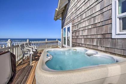 Beachfront Newport Cottage with Private Hot Tub - image 2