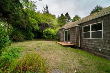 Agate Beach Oceanfront Suite B - image 8