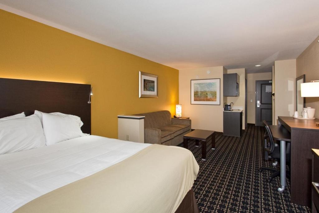 Holiday Inn Express Newton an IHG Hotel - image 2