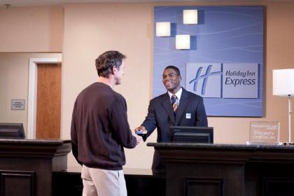 Holiday Inn Express Newton an IHG Hotel - image 9