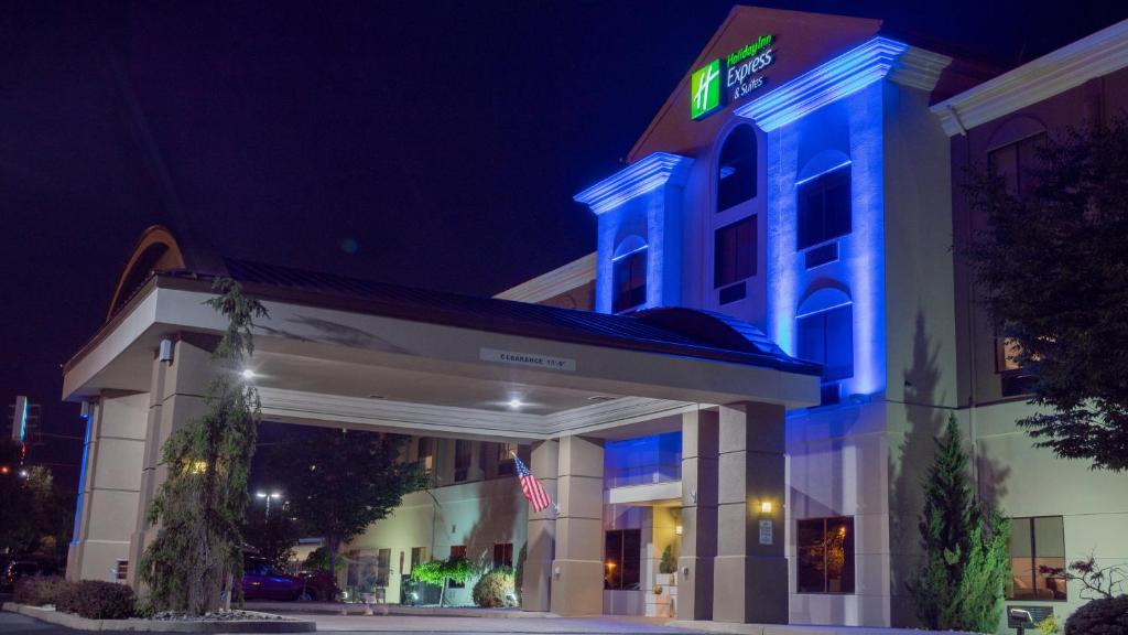 Holiday Inn Express Hotel & Suites Newton Sparta an IHG Hotel - main image