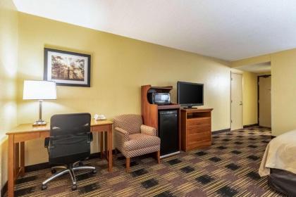 Quality Inn Newton - image 4