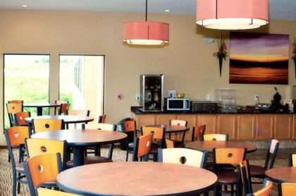 Cobblestone Inn & Suites - Newton - image 3