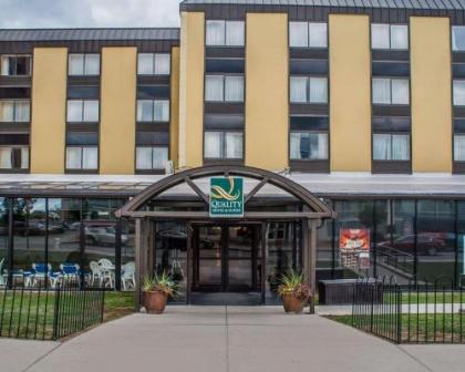 Quality Hotel & Suites At The Falls - image 3