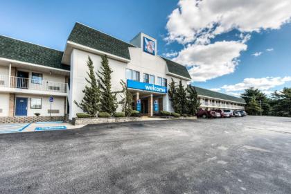 Motel 6-Niantic CT - New London - image 1