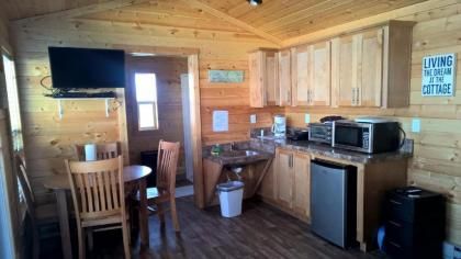 Lake Minden Camping Resort Cottage 1 - image 15