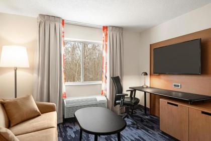 Fairfield Inn by Marriott Warren Niles - image 6