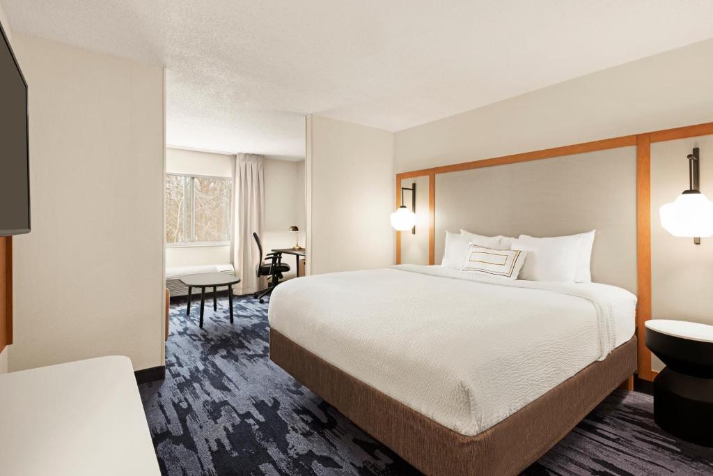 Fairfield Inn by Marriott Warren Niles - image 7