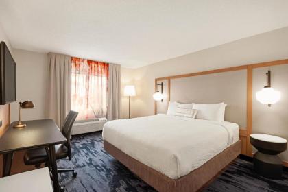 Fairfield Inn by Marriott Warren Niles - image 9