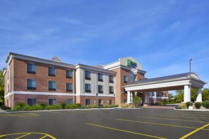 Holiday Inn Express Niles an IHG Hotel Niles