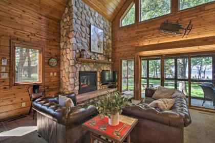 Alluring Nisswa Cabin on Gull Lake with Fireplace! - image 13