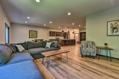 Modern Nisswa Escape with Deck Near Gull Lake! - image 3