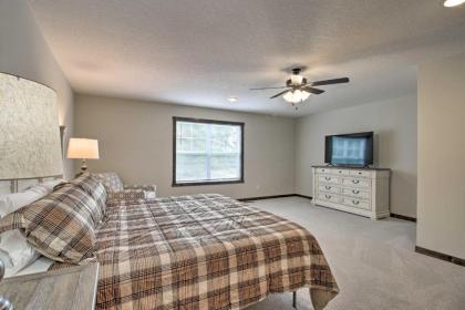 Resort Townhome Situated Right by Gull Lake! - image 12