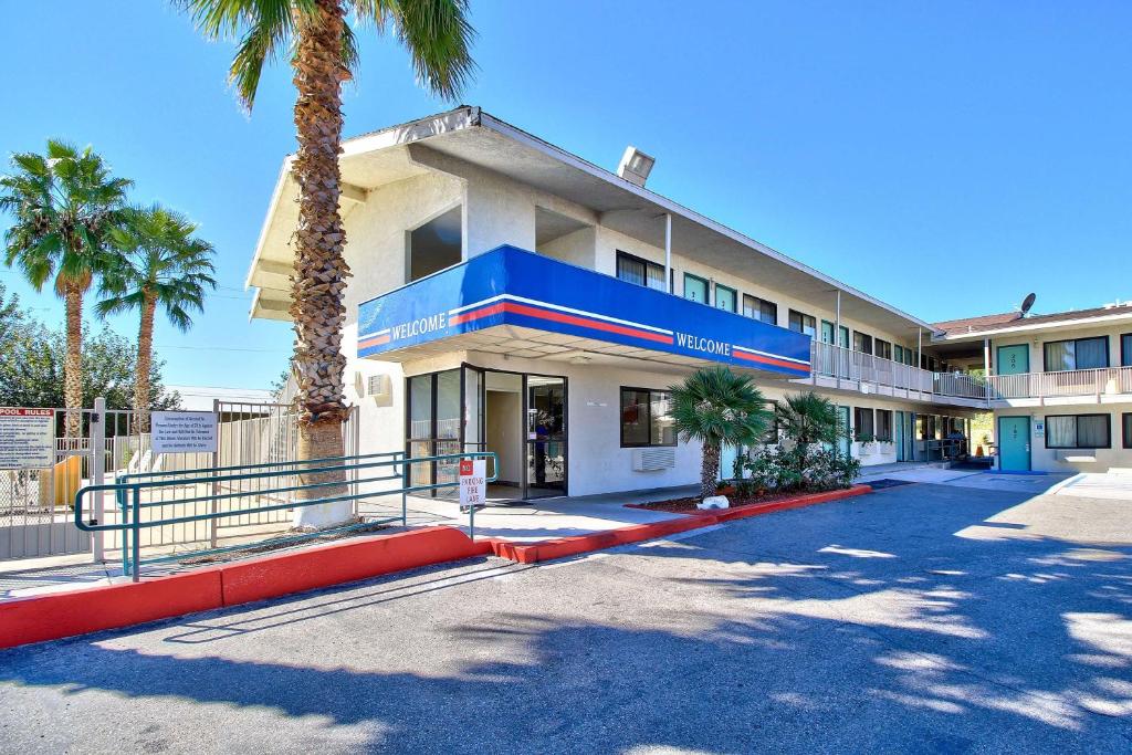 Motel 6-Nogales AZ - Mariposa Road - main image