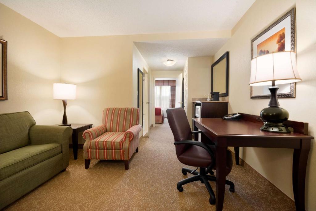 Country Inn & Suites by Radisson Norcross GA - image 7