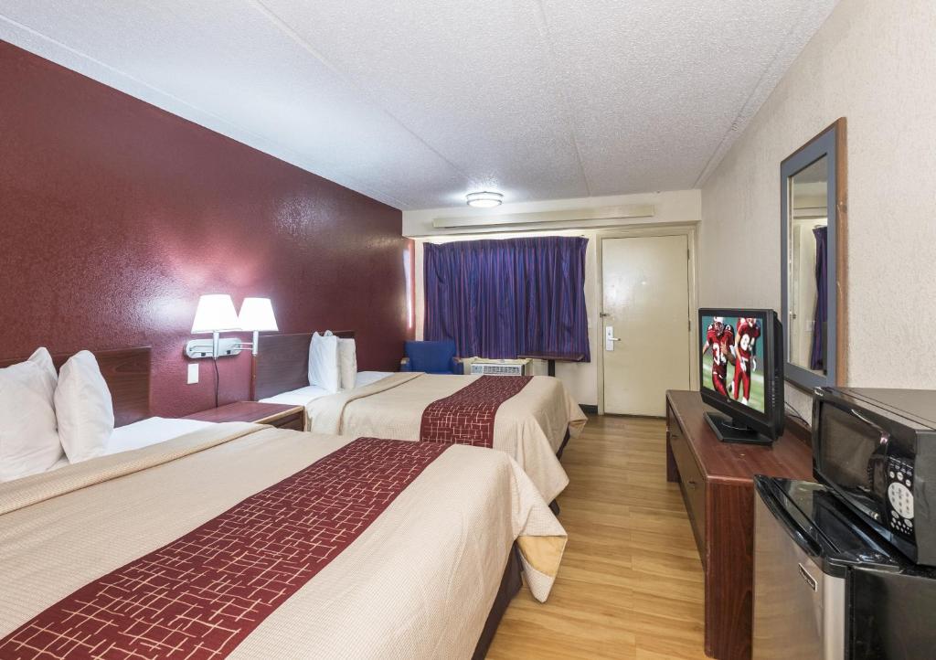 Red Roof Inn Atlanta-Norcross - image 2