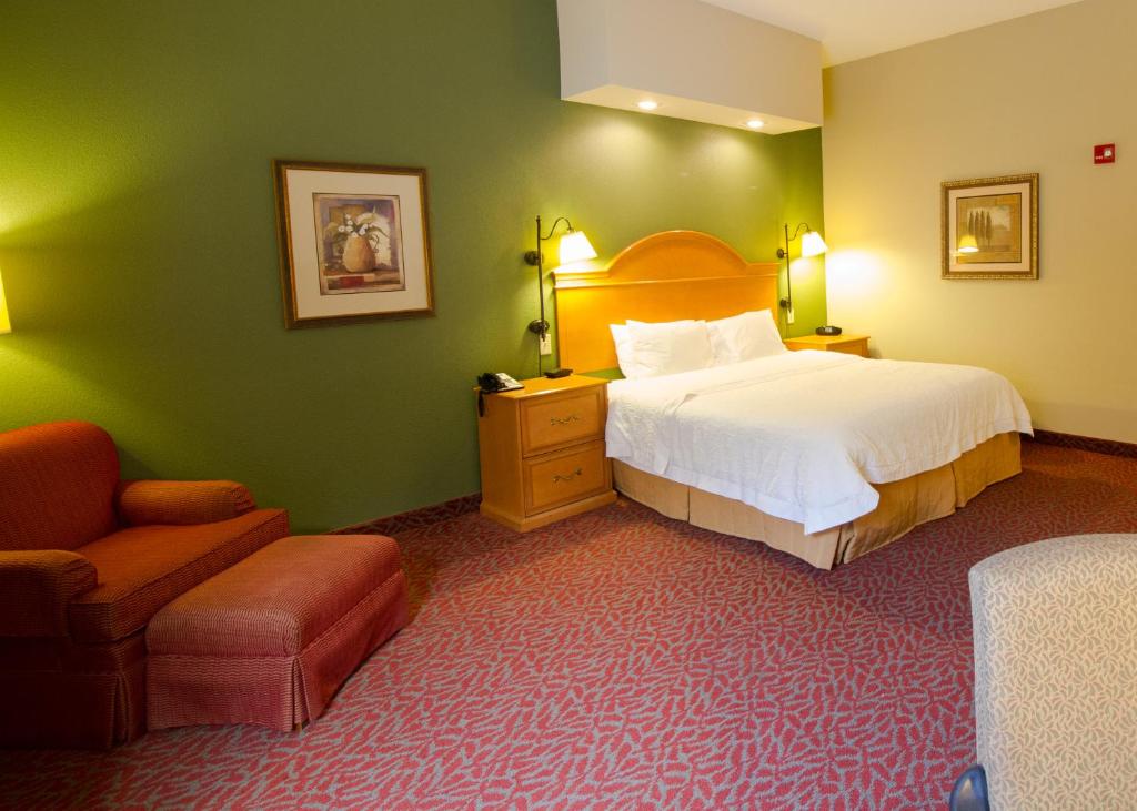 Hampton Inn Norfolk - image 7